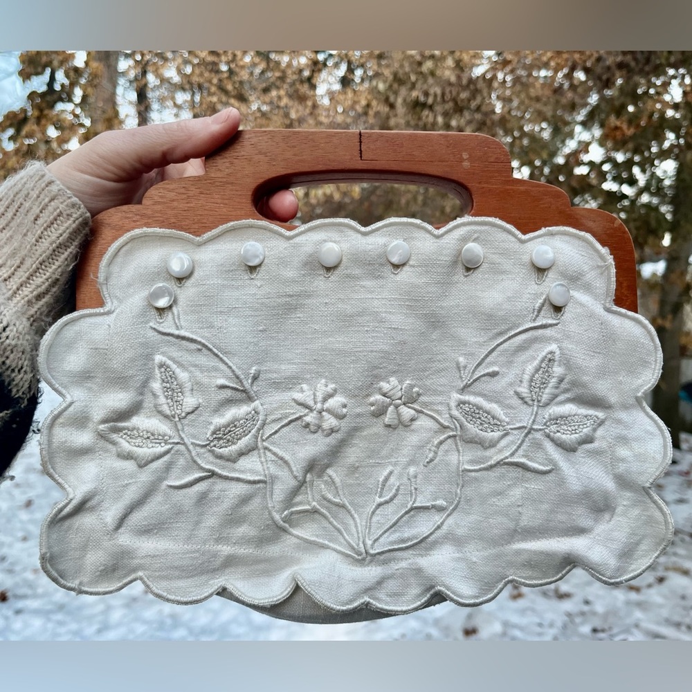 White vintage embroidered clutch